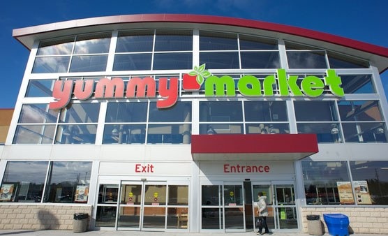 Yummy Market storefront in Maple
